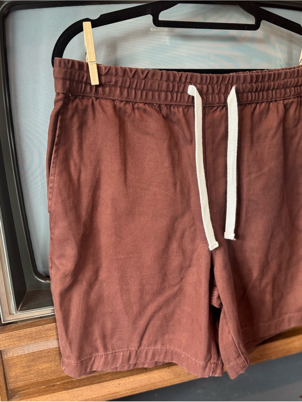 Goodfellow brand Men's Casual Rusty Brown Drawstring Shorts - Picture 4 of 11